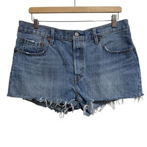 Levi’s 501 Cut Off Jean Shorts Women Size 32 Button Fly Distressed Medium Wash